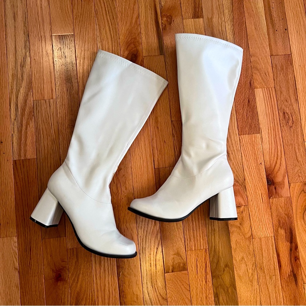 White Go-Go boots size 10!